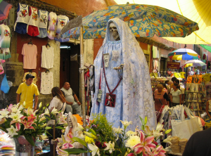 Altar a la Santa Muerte, courtesy of Patricio López (Flickr)